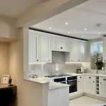 Heather Mere Cottage, *