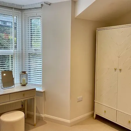 Heather Mere Cottage, *