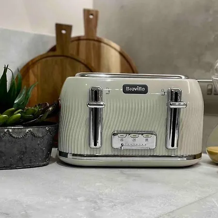 بيت للعطل Heather Mere Cottage, *