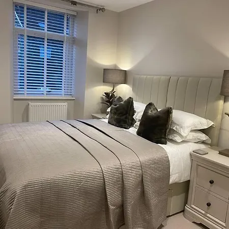 Heather Mere Cottage, *