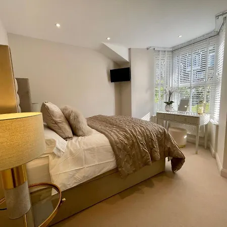 بيت للعطل Heather Mere Cottage,